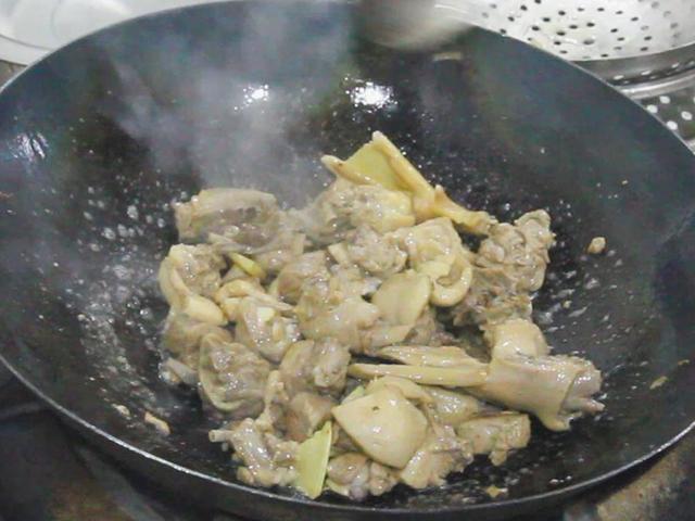 “立秋到，贴秋膘”，建议：少吃西瓜和苦瓜，多吃5道“硬”菜