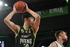 不再征战澳洲联赛！周琦负气出走一年！奈何得向现实妥协了图片