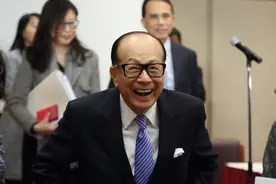 李嘉诚父子，钱生钱真容易图片