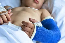作为抗生素，阿莫西林和头孢有何区别？医生告诉您答案图片