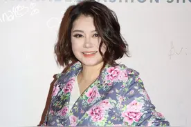 香港知名女星宣告复出！留气质短发撞脸关之琳，至今仍是单身一人图片