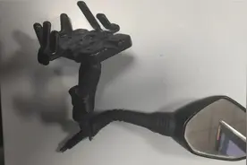 一电动车手机支架被盗 济南警方迅速破案图片