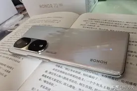 华为/荣耀手机使用技巧：来电时不方便用手，巧用语音接听电话图片