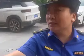 城管要求商家整改广告牌，被怼“你们城管吃饱没事干？”评论炸锅图片