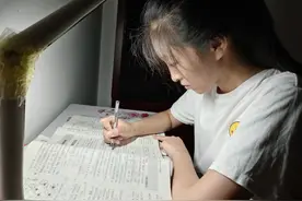 郑州05后女生凌晨四点多起床备战高考，大河阳光助学行动助她圆梦！图片