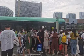 最惨区域曝光！从18000到8000元/㎡，如今利好加持，值得抄底吗？图片