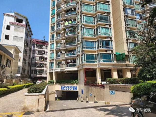 叠彩园：我承认打不过逸景翠园，但我户型好