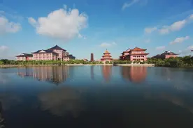 大数据时代最“受青睐”专业：人才缺口达1400万，广东这所高校获评国家级一流图片