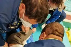 急救故事丨男孩游乐场玩耍不慎摔伤图片