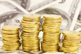 老婆给我8万块去旅游，旅途半夜回家没告诉她，眼前一幕令人痛心图片