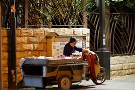 城管查扣300斤猪肉后私分？局长：肉贩长期占道经营，此举合法图片