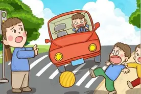 警惕！又见学生上学途中遭大车碾压!图片