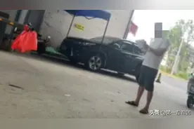 公共道路成了收费停车场？收费男子竟是村委派来管理道路环境的图片