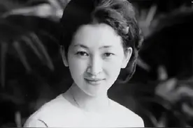 日本平民皇后美智子，拒绝与天皇合葬，称嫁入皇室只是子宫被需要图片
