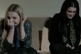 加拿大恶魔姐妹，将母亲按在浴缸里4分钟， 完美犯罪背后的真相图片