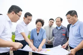 女县委书记患抑郁症坠楼不幸去世，今年7月履新，上任10天遭遇车祸伤势严重图片