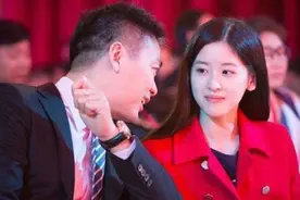 章泽天力压刘强东成新公司最大股东，忍了3年，终于“翻身”成功图片