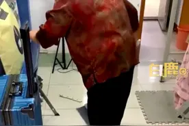 8旬奶奶送19岁孙女上学帮打扫寝室，孙女回应：奶奶想看我的学校，帮拿行李，进宿舍就打扫，有些心酸图片
