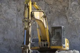 10年挖掘机机友回忆，在2013年到2015年，两年一共挣了多少钱？图片