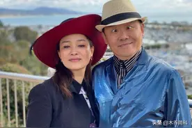 有一种“合拍”叫周立波和胡洁，网友：不是一家人，不进一家门图片
