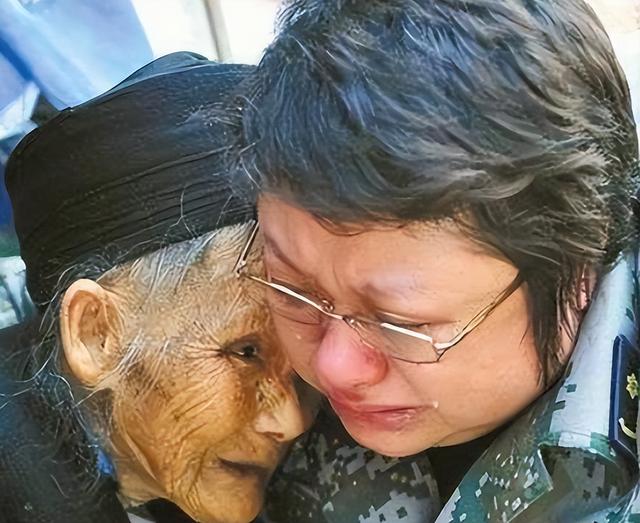 侵吞善款贪污上亿，被实名举报“假慈善”的韩红，首次正面回应