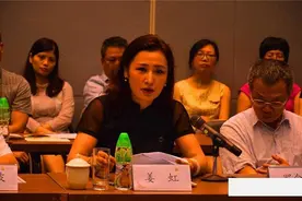 姜虹：中国最美女校长，39当教授，49任大学校长，54岁仍知性美丽图片