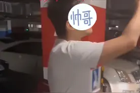 男子霸占车位耍无赖后续：业主已报警，警方介入后男子提两点要求图片