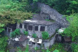 梁富生，97岁孤寡老人，花26万在深山建“活人墓”，称怕无人送终图片