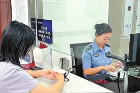 “放管服”改革持续发力，乌鲁木齐便民办证更优化图片