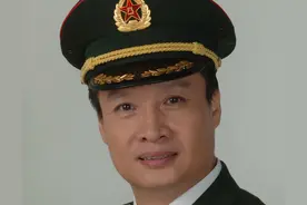 “小李双江”阎维文：娶15岁初恋，陪妻抗癌35年，他才是深情男人图片