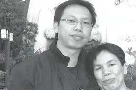 15岁孤儿遇到善心“妈妈”收留，长大后拿出1500万感谢养母图片