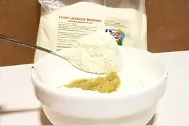 销量过万！全网热销的俄罗斯奶粉里竟然没有奶！千万别再买了图片