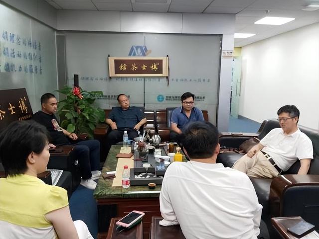 幕僚汇幕僚长张铭博士分享陈武营销的成功案例:博士茶馆超级IP