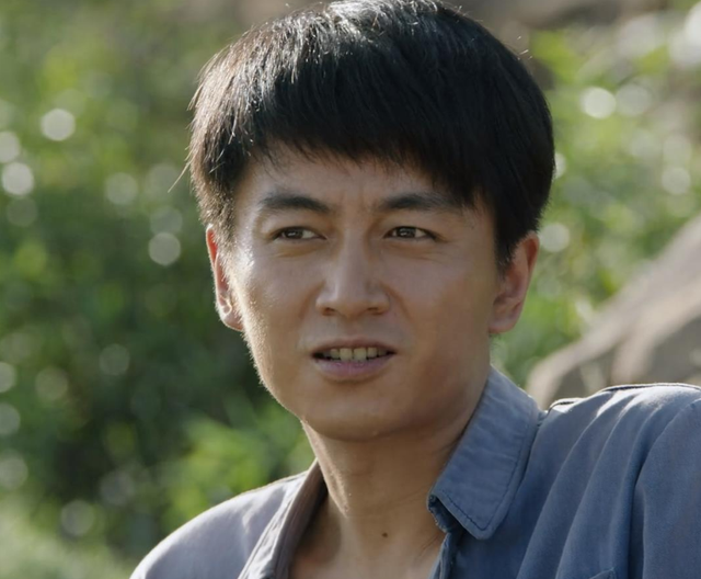 看了被“烤瓷牙”毁了的年代剧，我怀念起了海清殷桃的乡土味