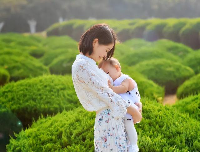“只要钱到位，来我怀里躺着喝奶”！揭秘肮脏“人乳”交易