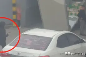 货车车厢撞上限高杆瞬间散架，司机慌乱之际，她出现了……图片