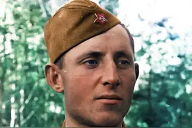 俄罗斯为什么总“染白”红色英烈？图片