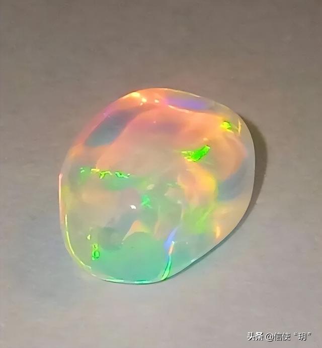 玥的意思和含义是什么（起名的哲学玥字的寓意和传说是什么）