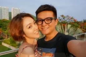 娱乐圈的9位“妈宝男”：有人40岁还和妈妈接吻，有人43岁仍单身图片