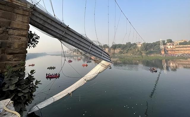 印度大桥再次发生坍塌，171亿卢布打水漂，印度基建如此不堪？
