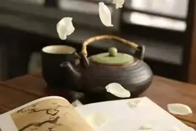 人到中年，远点烟酒近些茶图片