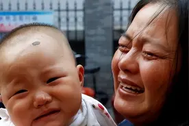 2014年，山东女婴体内“长”12根钢针，报警4天后舅妈服毒自尽图片