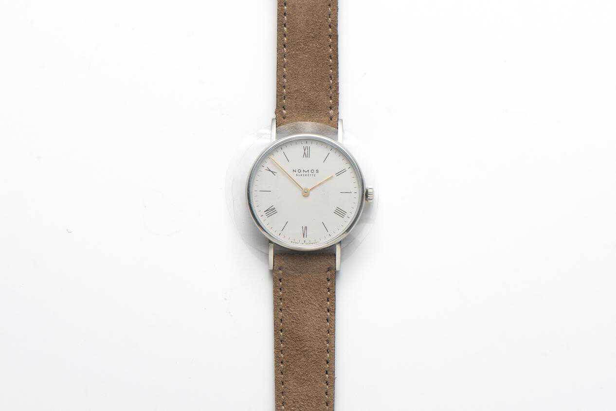 每逢佳节送女友什么礼物？不妨考虑一下 NOMOS 机械手表