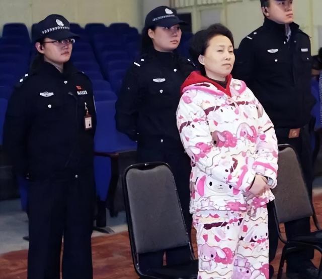 “重庆一姐男宠”罗璇：1米82肌肉发达，被抓后立刻翻脸不认人