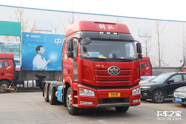 运砂石的货车