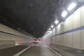 什么情况？复兴东路隧道喷水图片