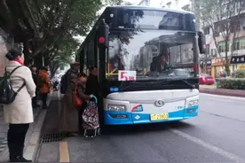 幽默故事：我在公交车上的艳遇图片