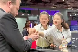 宝马冰淇淋女孩媚外不是个例，成都外教“约睡”1424名中国美女图片