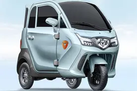 雅迪ET300D三轮乘用车评测：最大可配60V58Ah电池，续航100公里图片