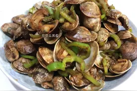 花蛤吐沙，别焯水了！记住这几点，花蛤疯狂吐沙，出锅鲜嫩，无腥图片